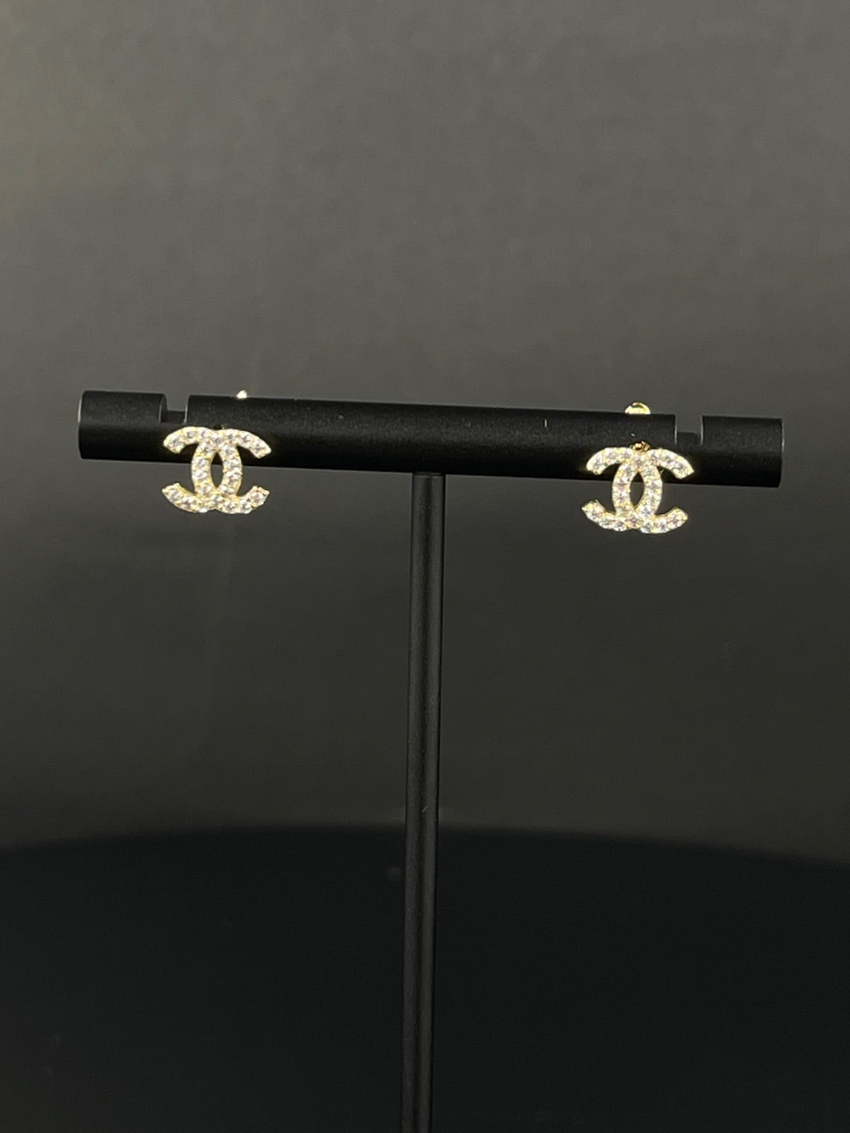 18K Gold Earrings 
8.8mm