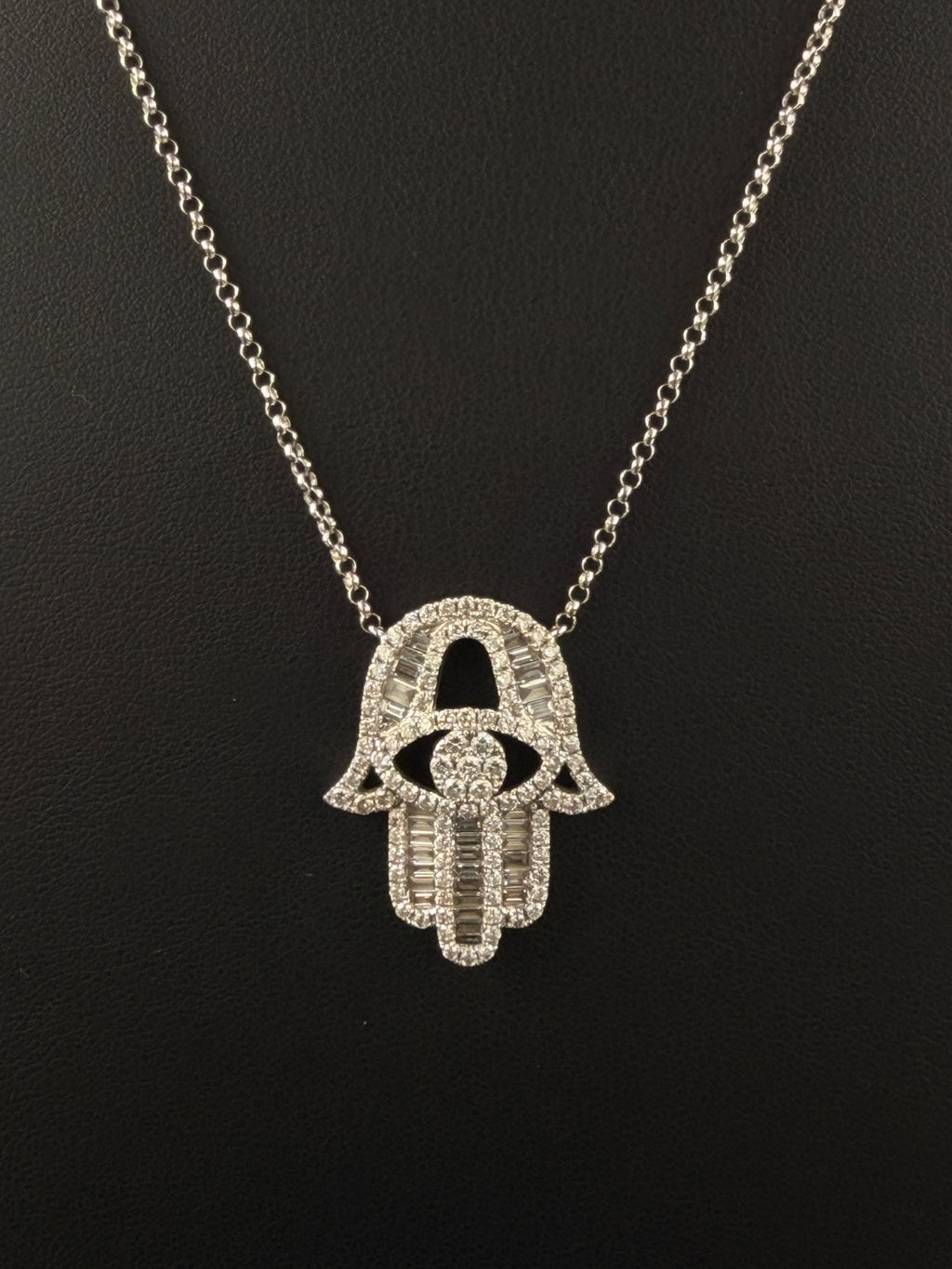 18K Gold Hamsa Hand Pendant Necklace for Sale