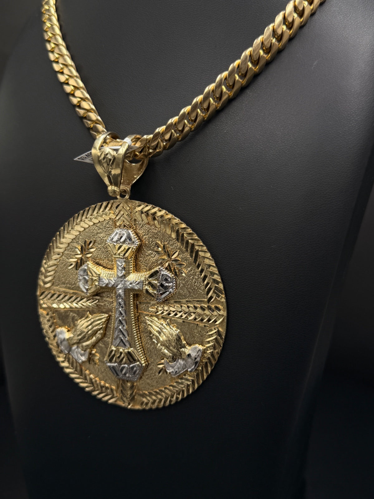 10K Gold Praying Hands Cross Pendant – 46g | DD Pawn Loans — photo 2