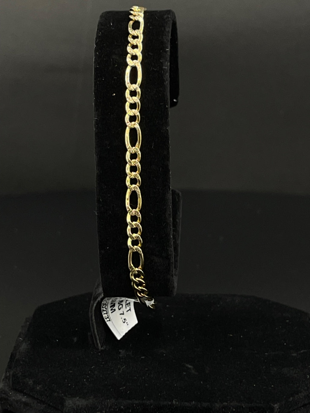 10K Gold Figaro Bracelet 
3.5mm
7.5 in