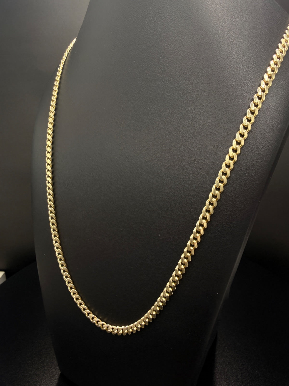 10K Gold Curb Chain Necklace 44.6g