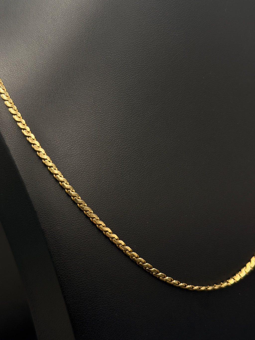 18K Gold Curb Chain Necklace 19 in