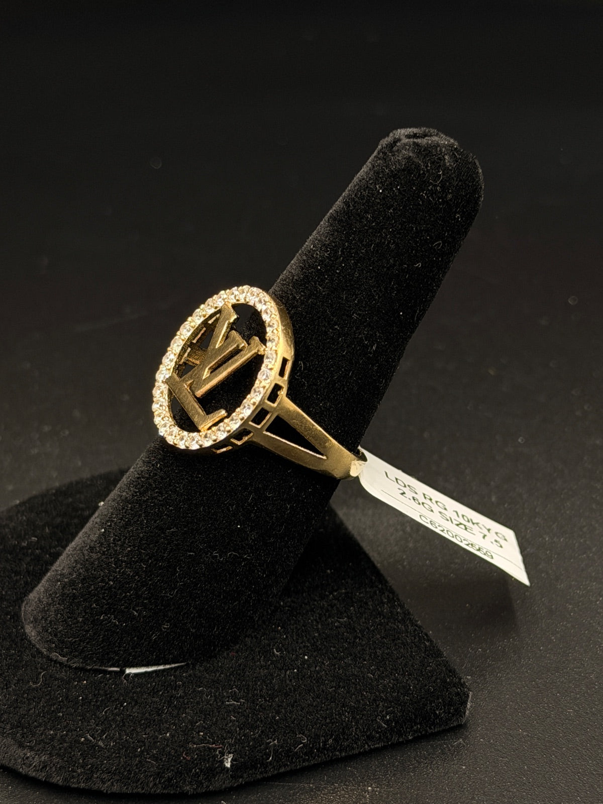 10K Gold LV Logo Ring – 7.5g, Size 7.5 | DD Pawn Loans — photo 3