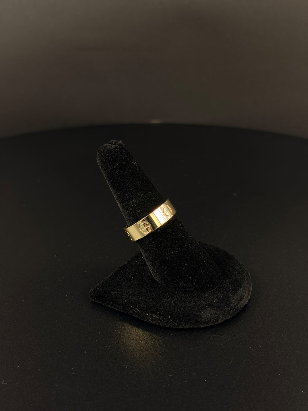 14K Gold Band Ring Size 8 Pre-Owned for Sale