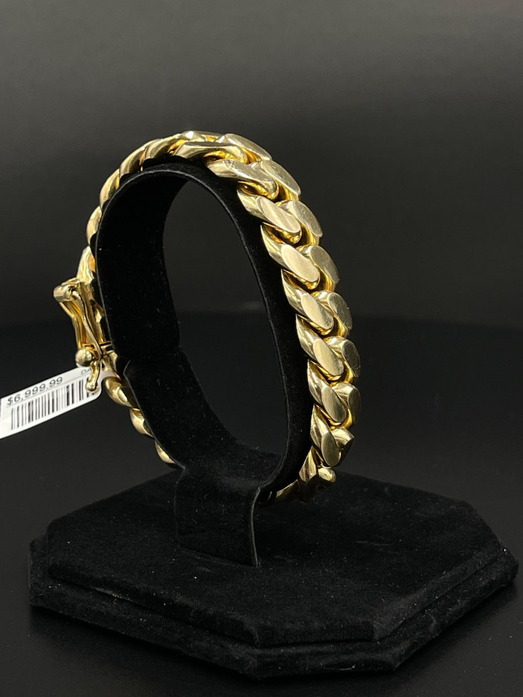 10K Gold Cuban Bracelet 
13.5mm
7 in