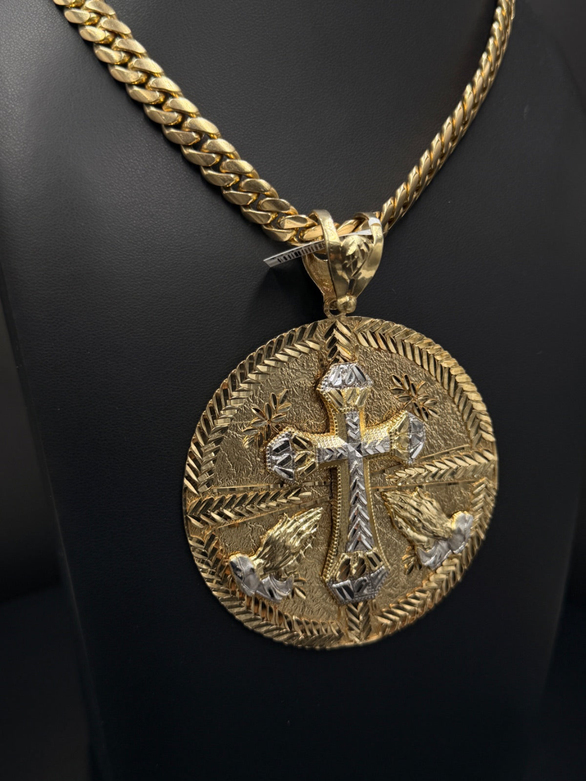 10K Gold Praying Hands Cross Pendant – 46g | DD Pawn Loans — photo 3