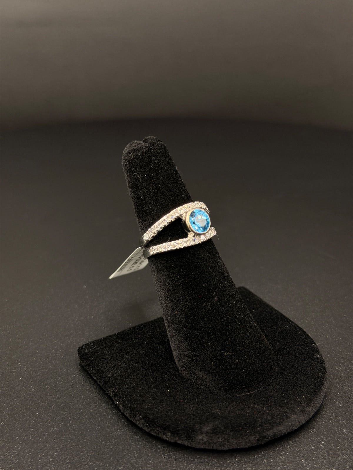 14K Gold Blue Topaz Ring Size 5.5 for Sale