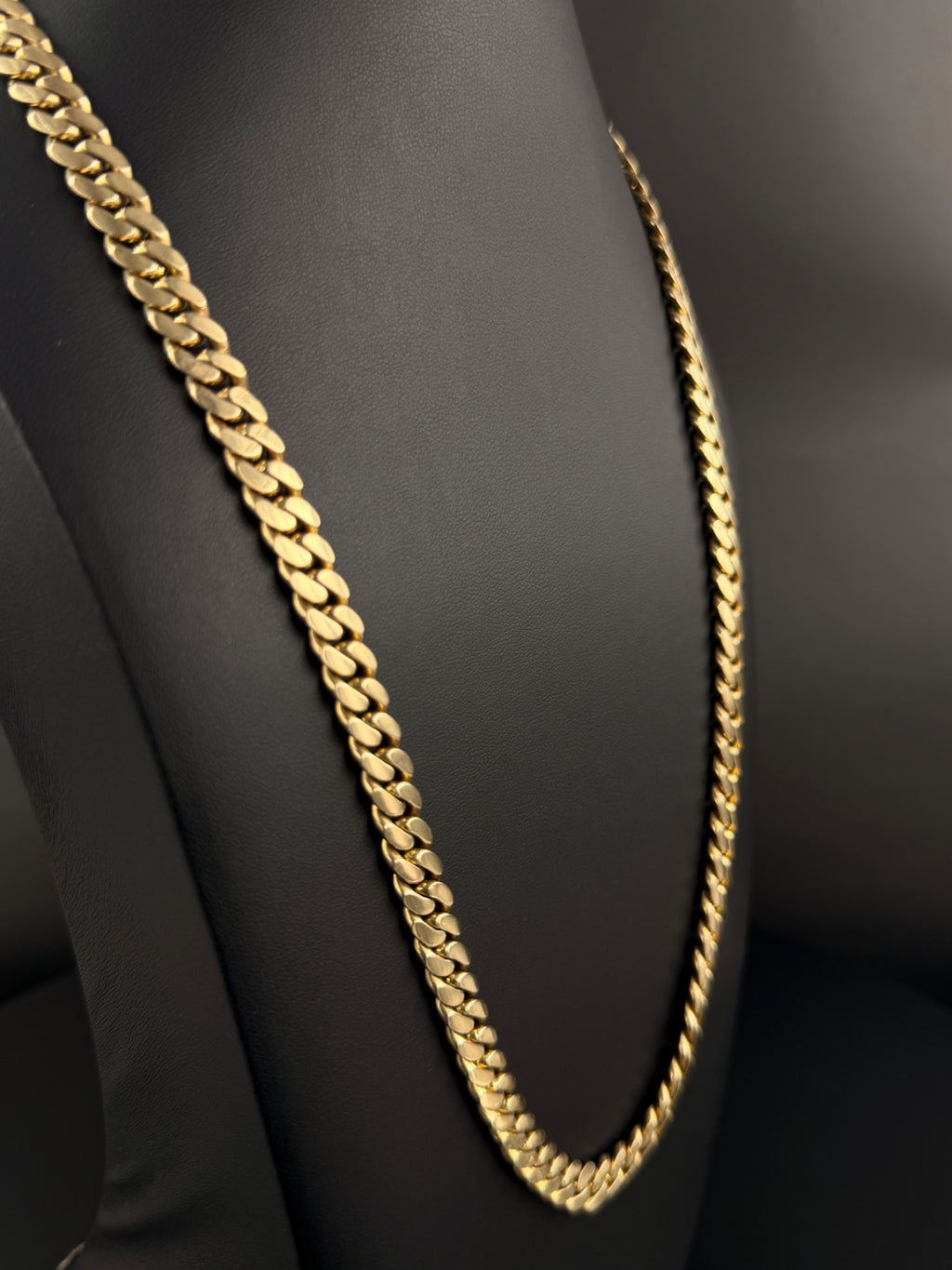 14K Gold Cuban Link Chain 24 in, 8mm