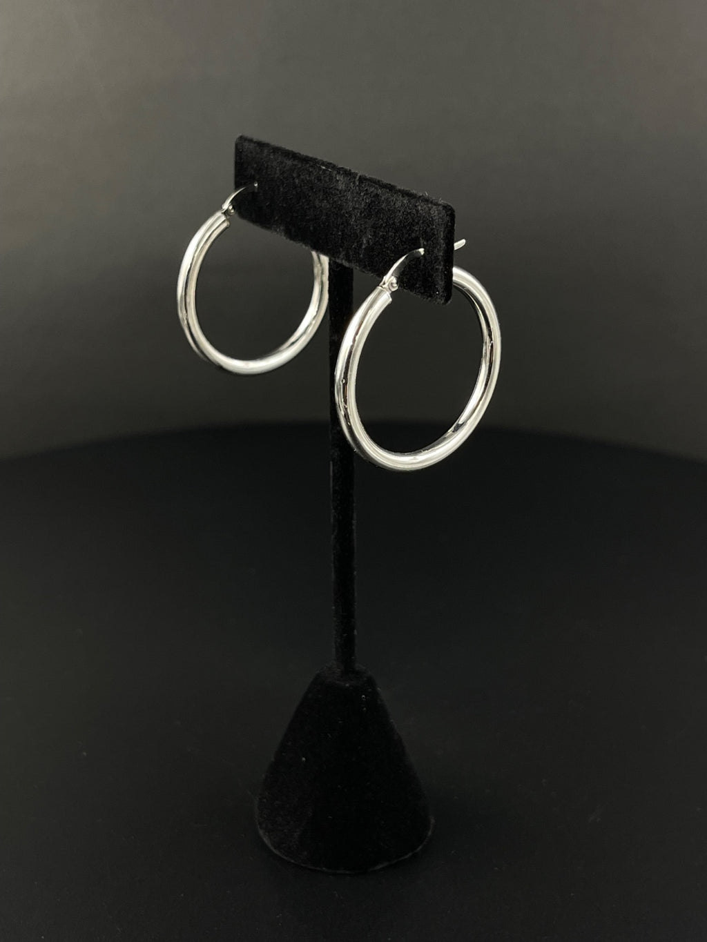 14K White Gold Hoop Earrings 30.78mm