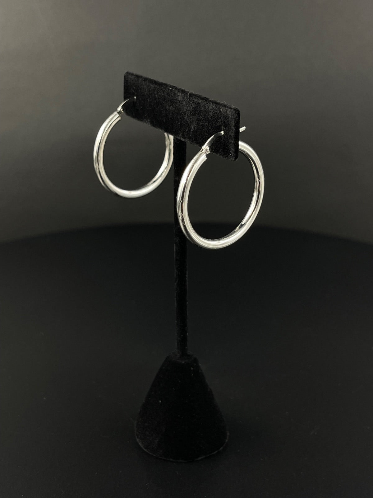 14K White Gold Hoop Earrings 30.78mm