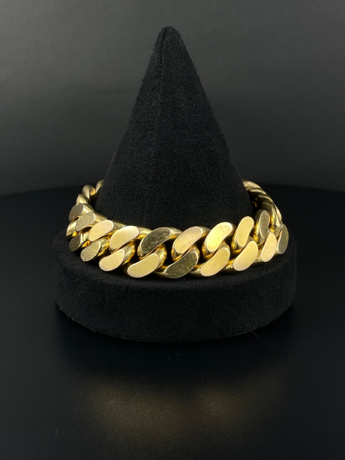 10K Gold Curb Link Bracelet 9 in 17.75mm