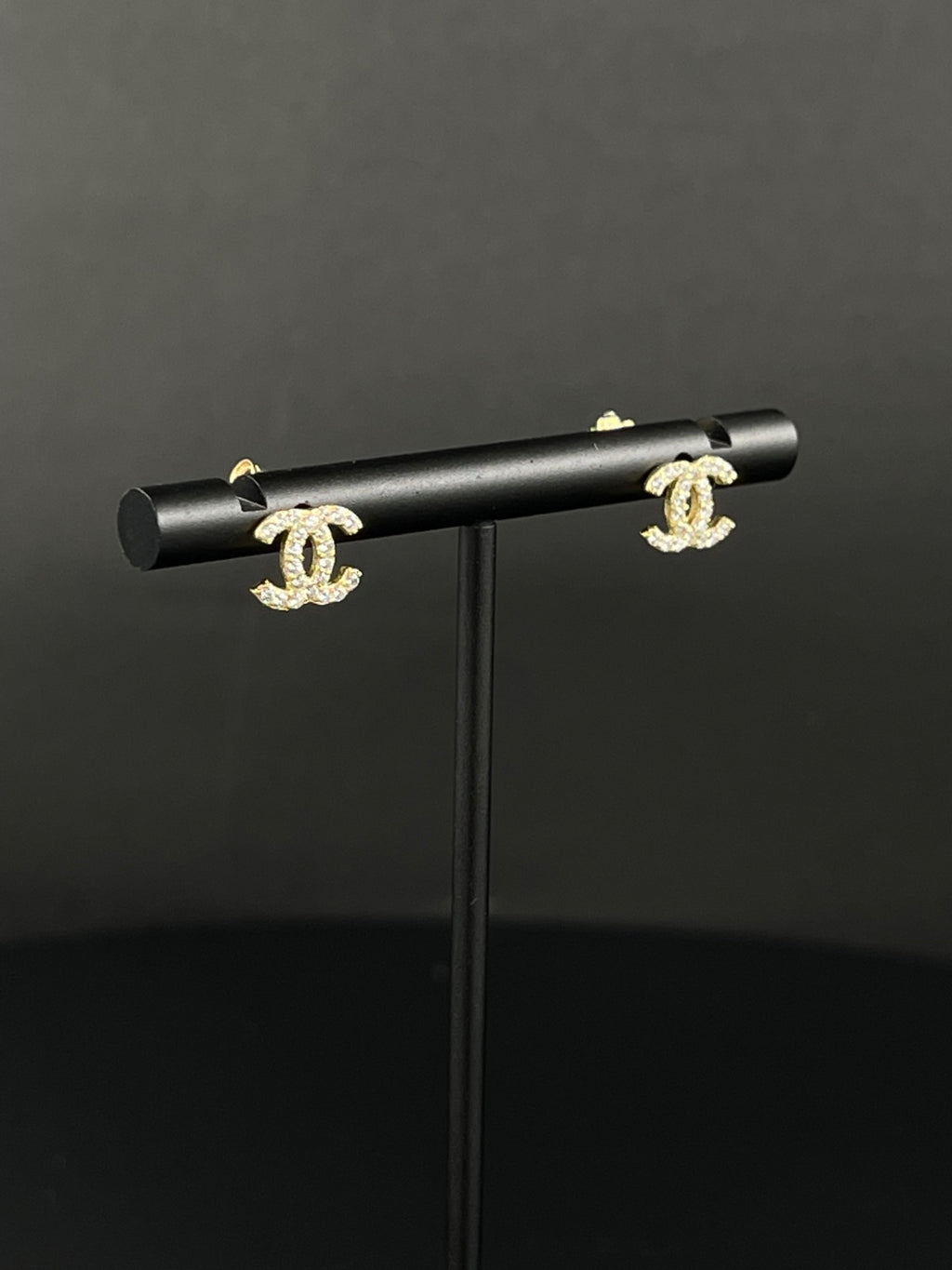 18K Gold Earrings 
8.8mm