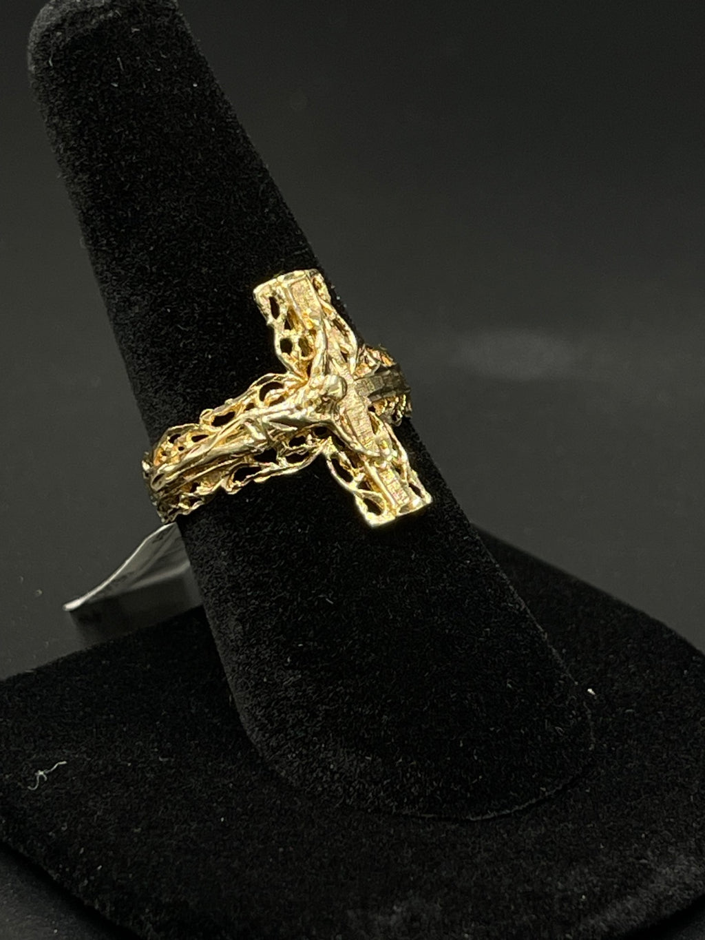 10K Gold Ring 
Size: 8