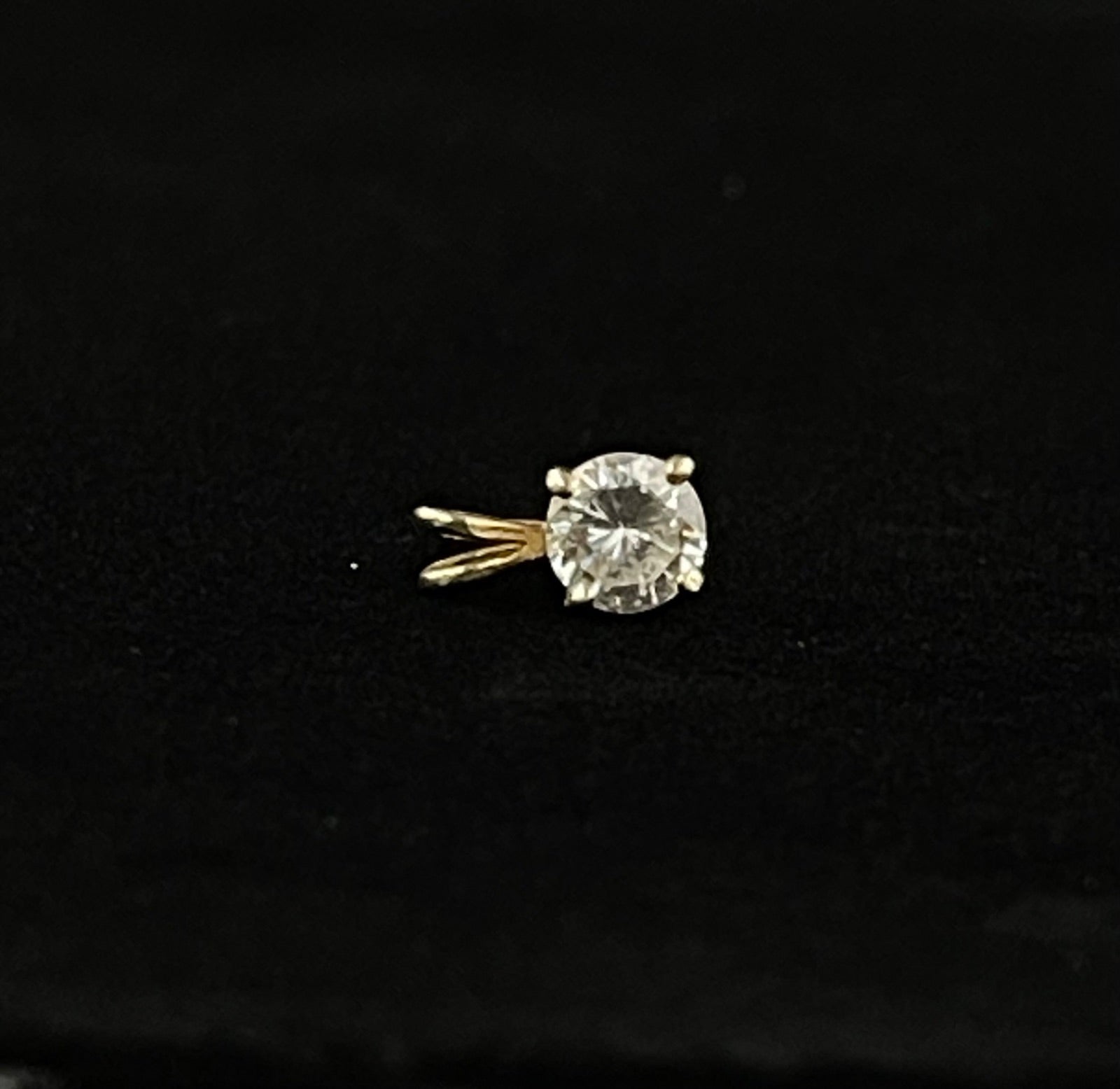 14K Gold Diamond Pendant 5.10mm