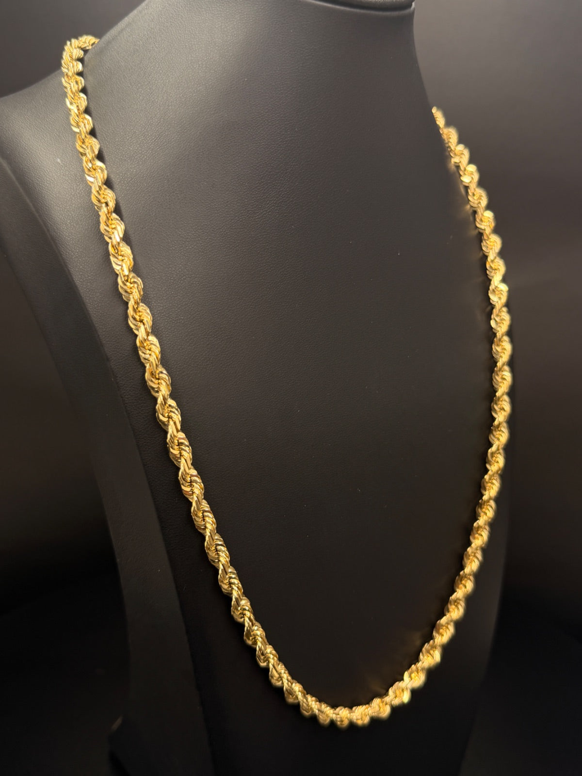 10K Gold Rope Chain Necklace 24 in, 56.5g