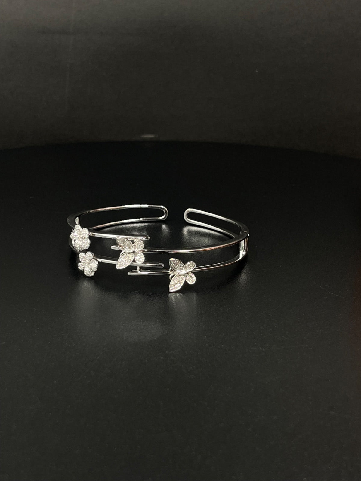 14K Gold Floral Cuff Bracelet 15.1g