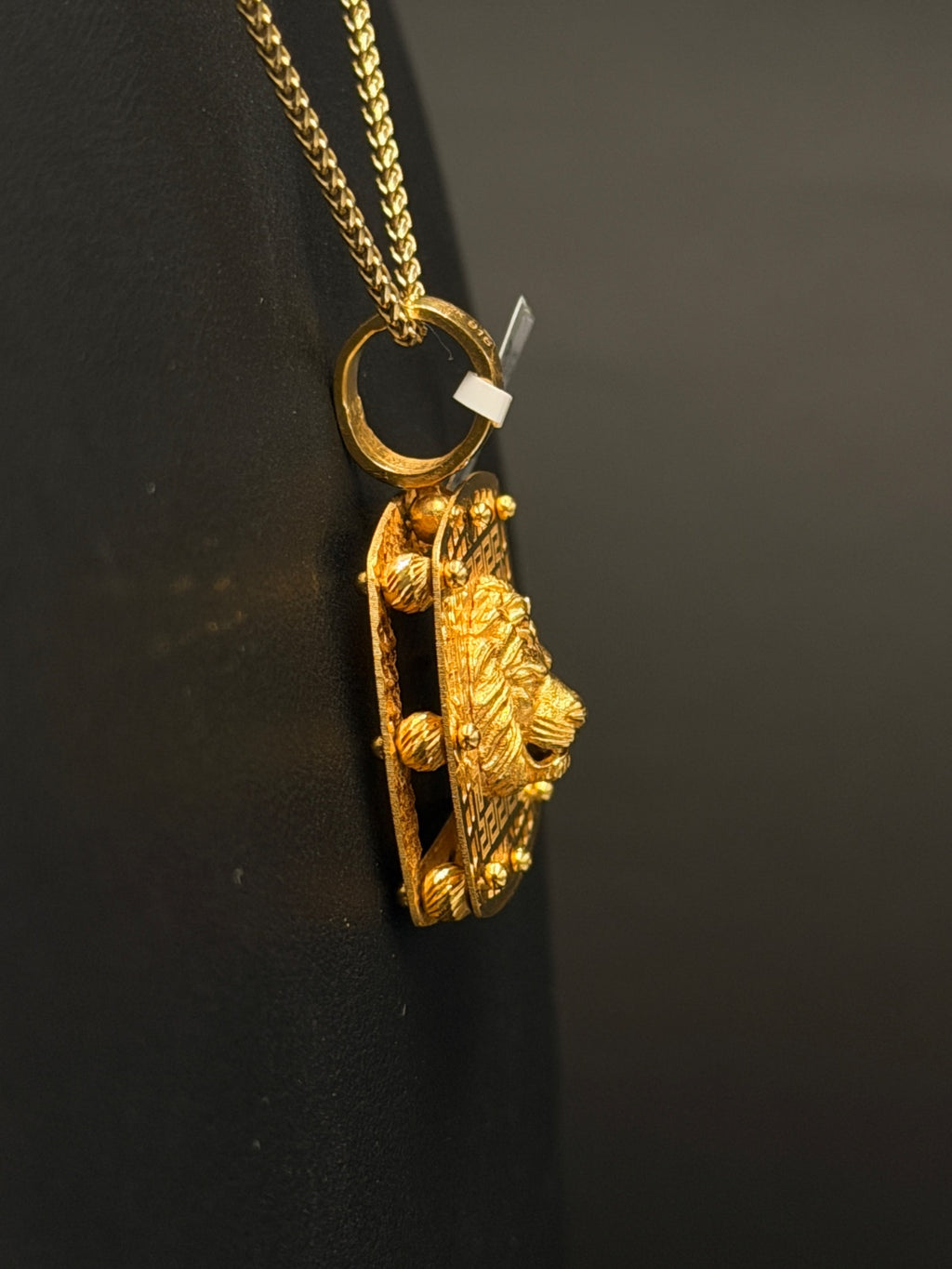 22K Gold Lion Head Pendant Necklace 8.1g