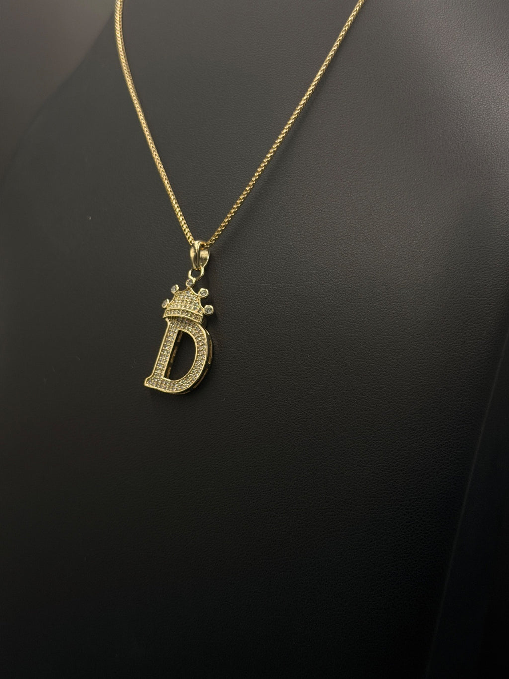 10K Gold Crown Letter D Initial Pendant 3.3g | DD Pawn Loans