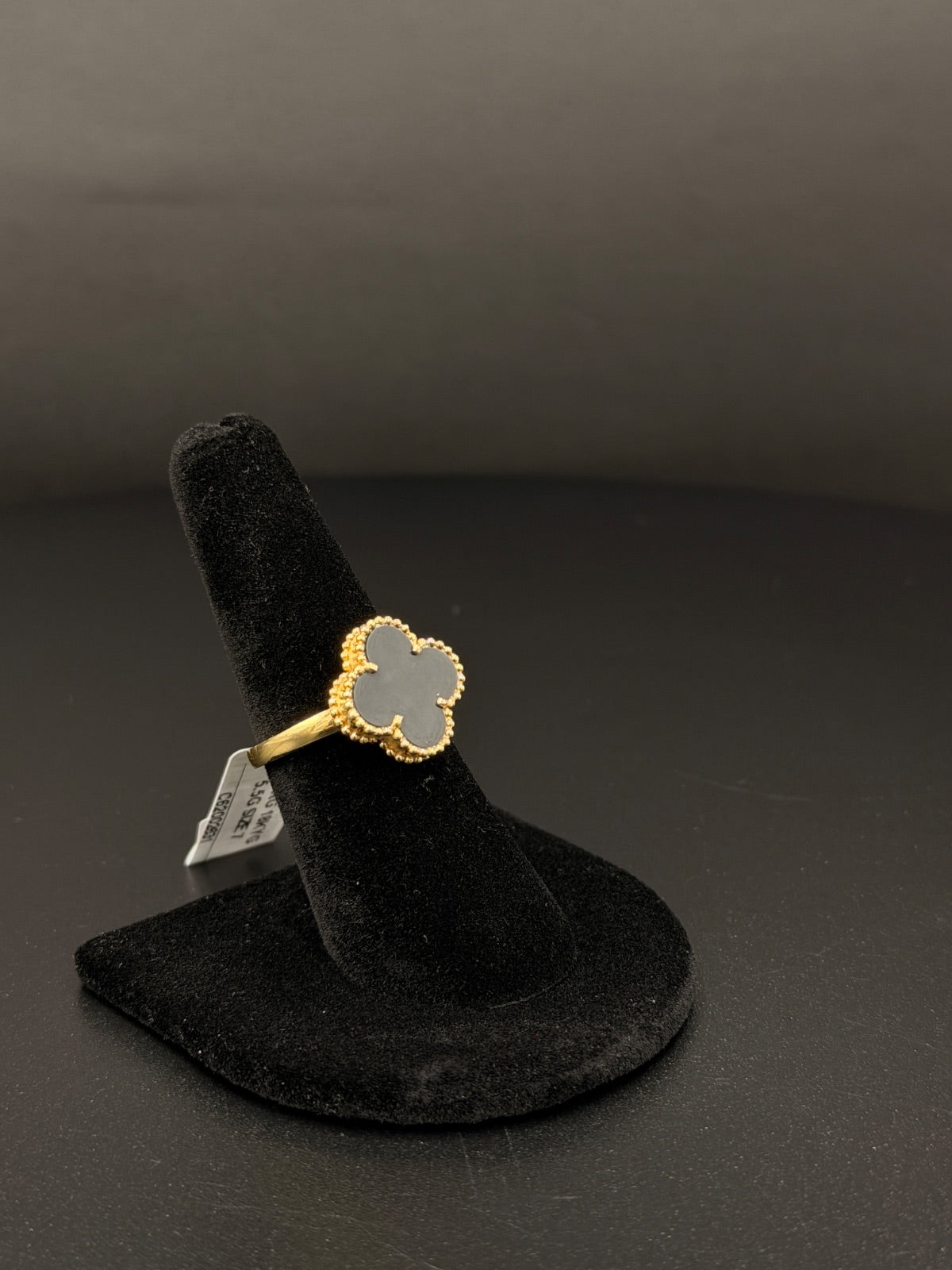 18K Gold Clover Ring Size 7 for Sale
