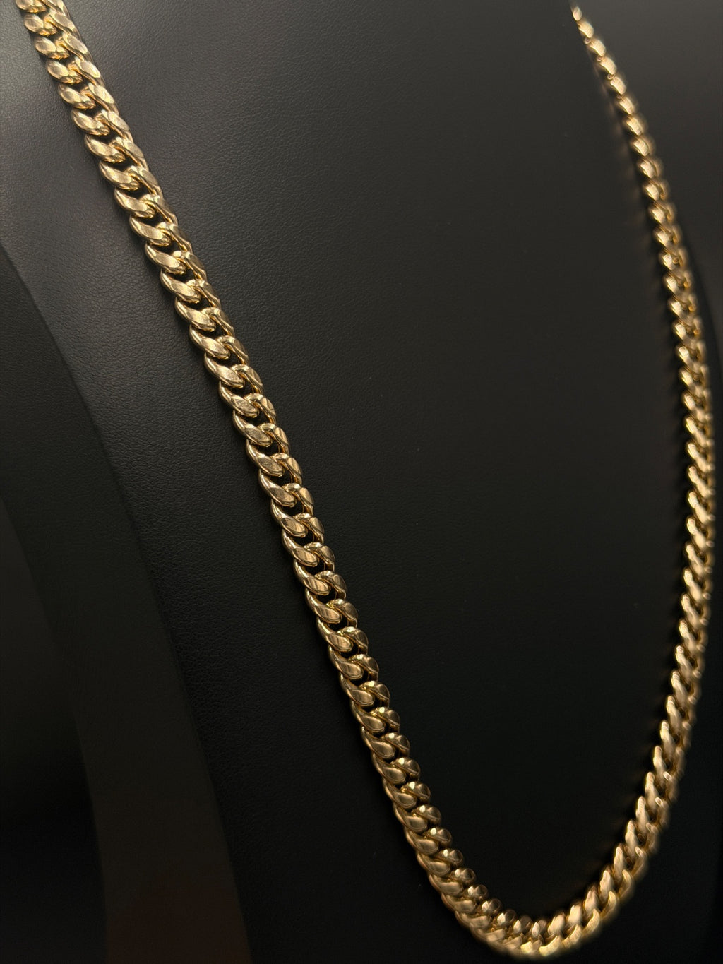 10K Gold Curb Chain Necklace 23 in 7.5mm