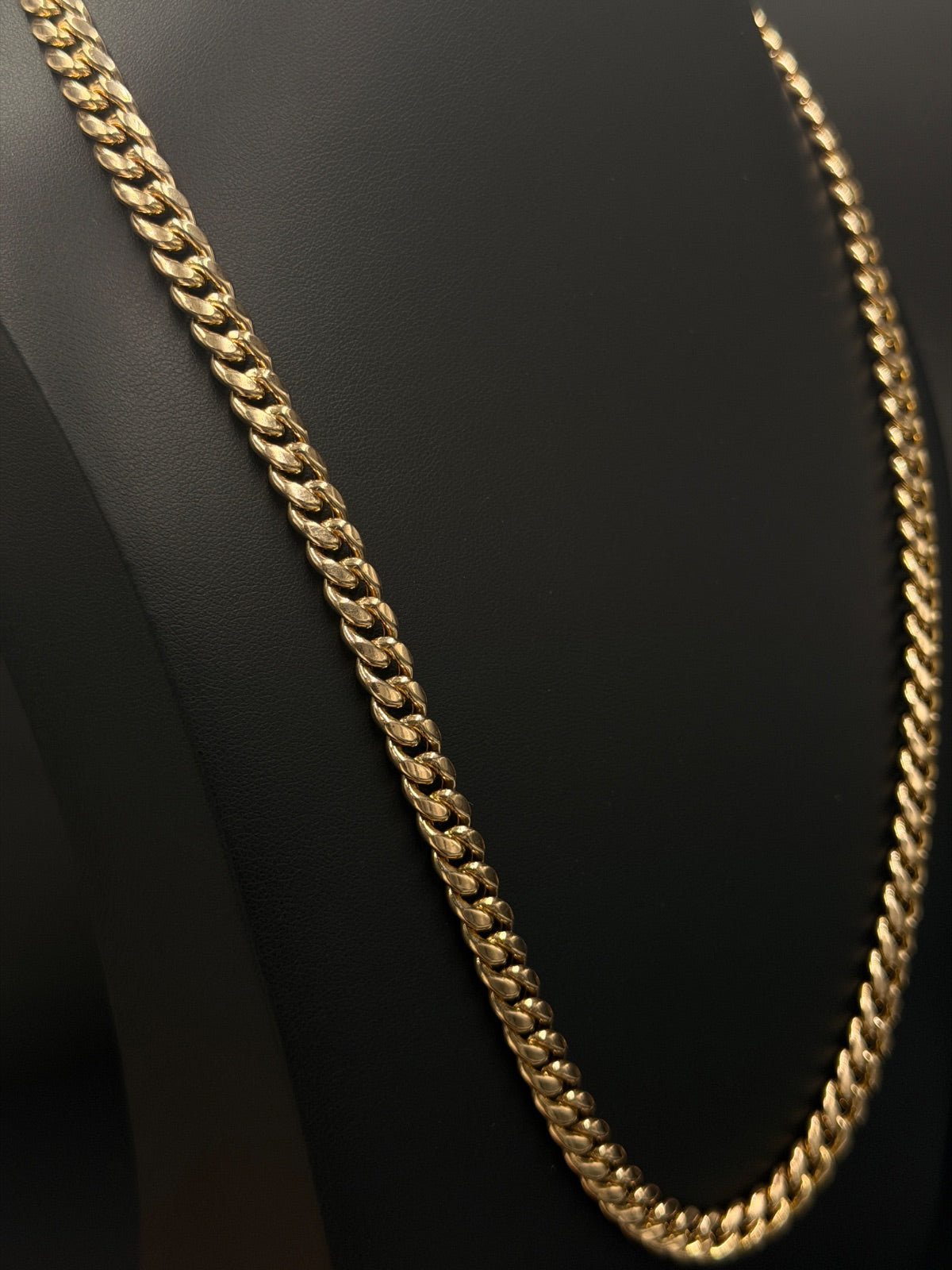 10K Gold Curb Chain Necklace 23 in 7.5mm