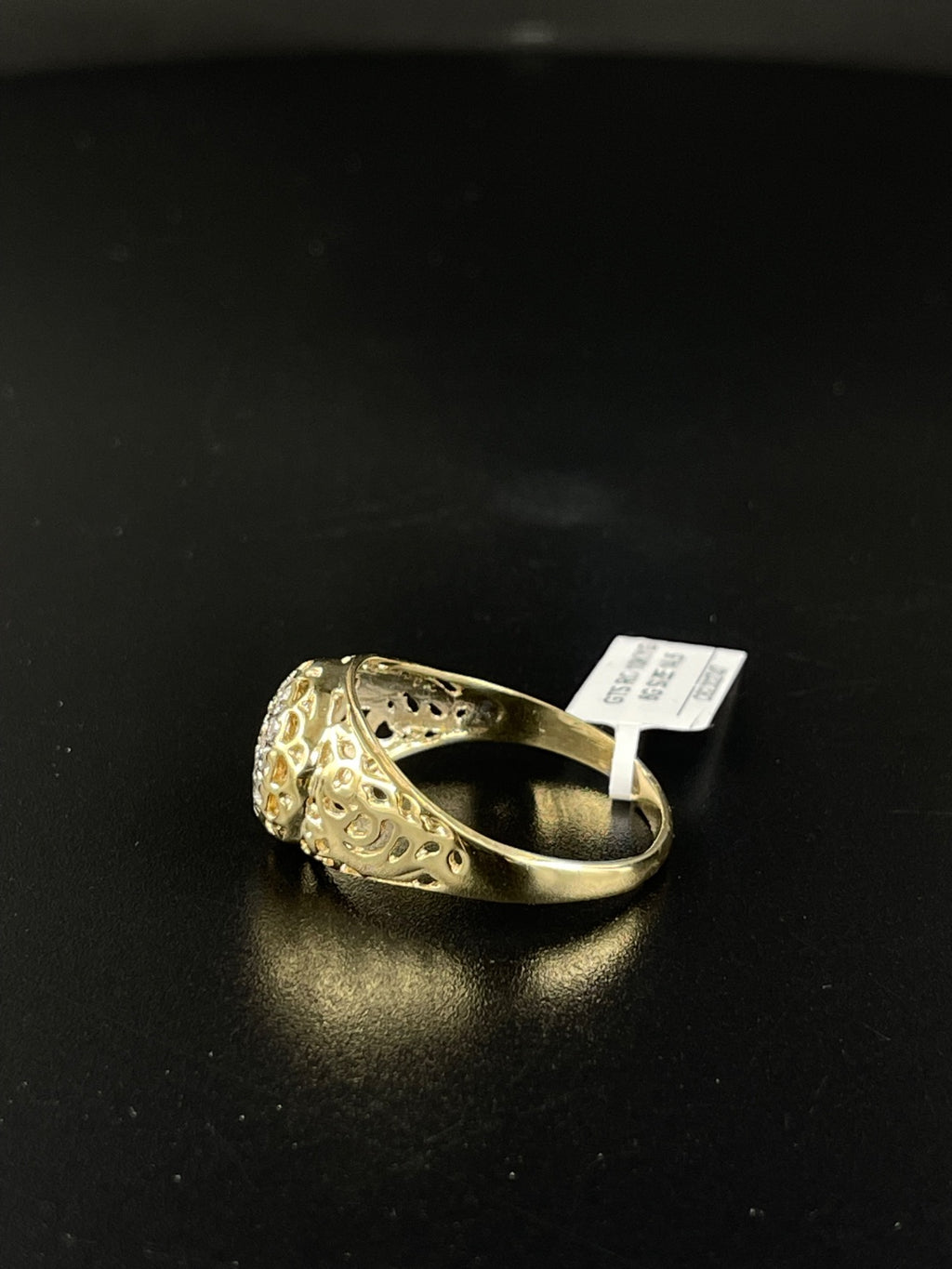 10K Gold Ring 
Size: 14.5