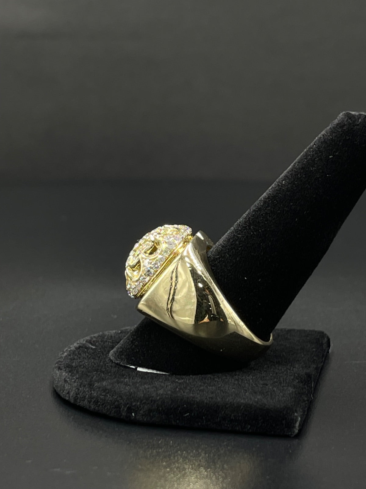 14K Gold Diamond Signet Ring – Size 11, 16.8g | DD Pawn Loans