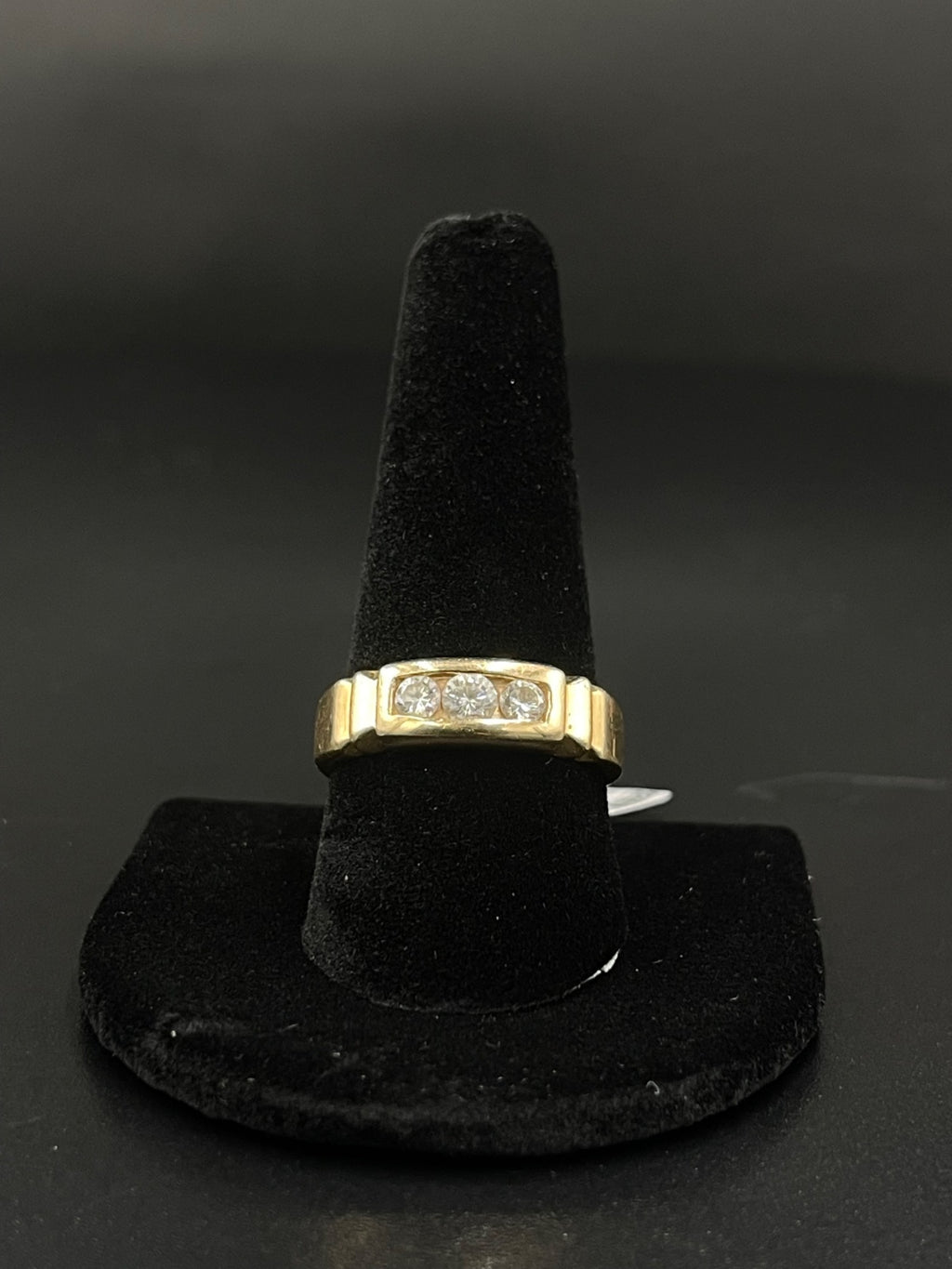 14K Gold Three-Diamond Ring Size 10 7.3g — photo 4