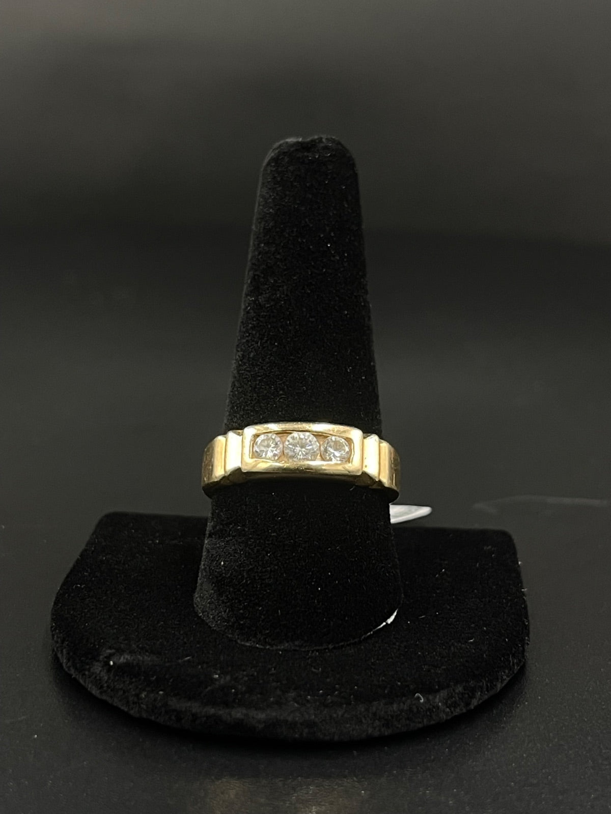 14K Gold Three-Diamond Ring Size 10 7.3g — photo 4