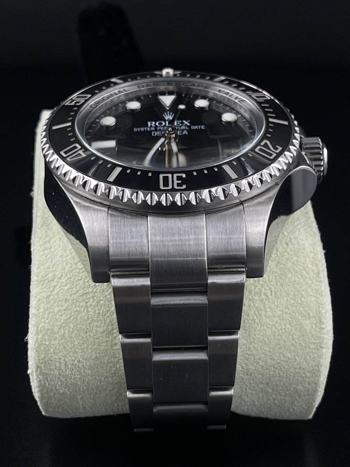 Rolex Sea-Dweller Deepsea 116660 40mm Watch