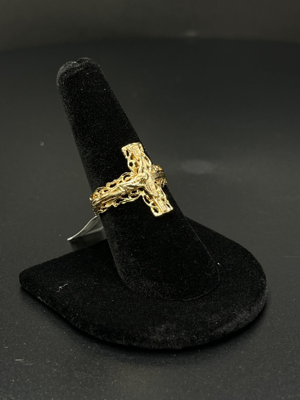 10K Gold Ring 
Size: 8