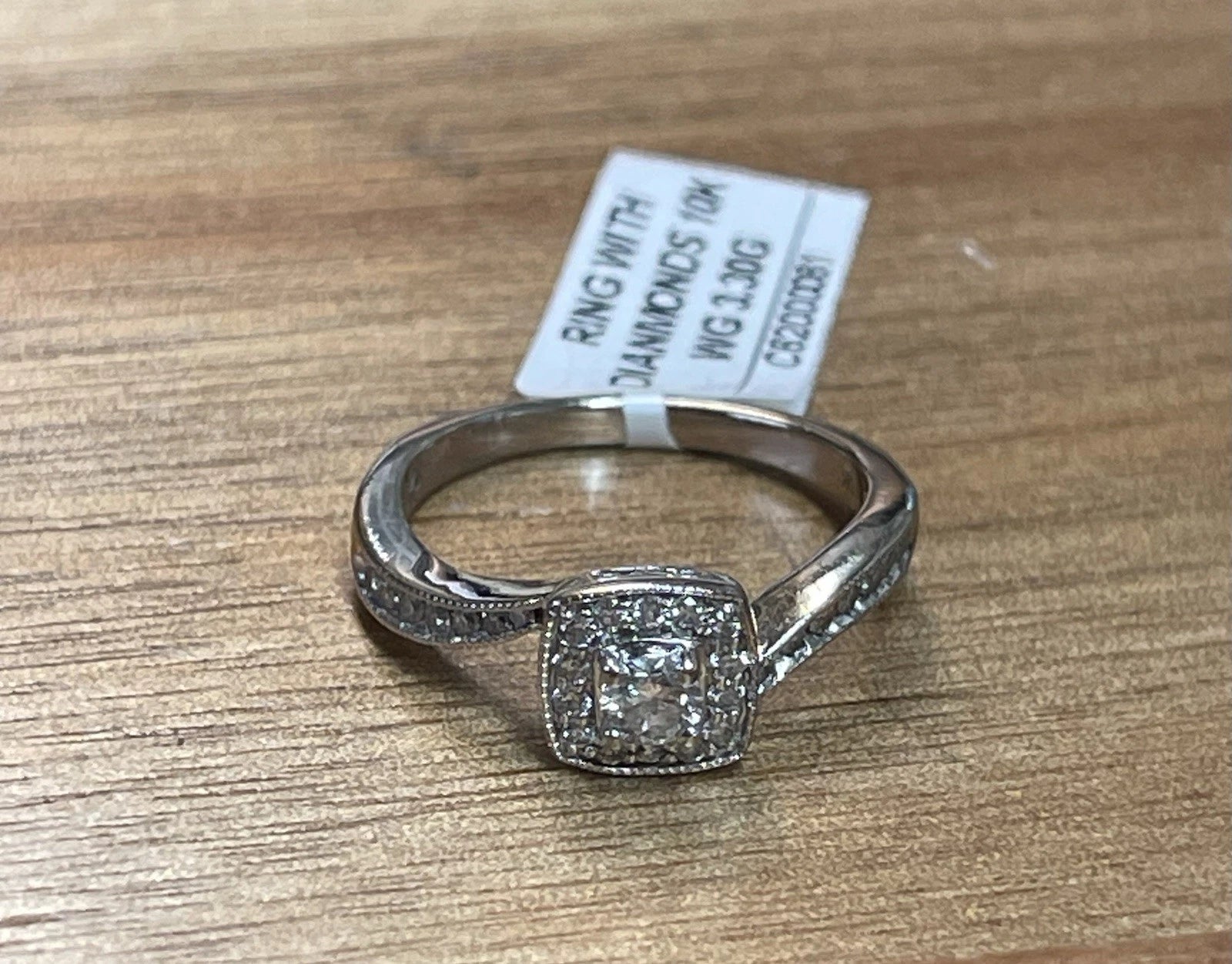 10K White Gold Diamond Wedding Ring – Sz 7 | DD Pawn Loans