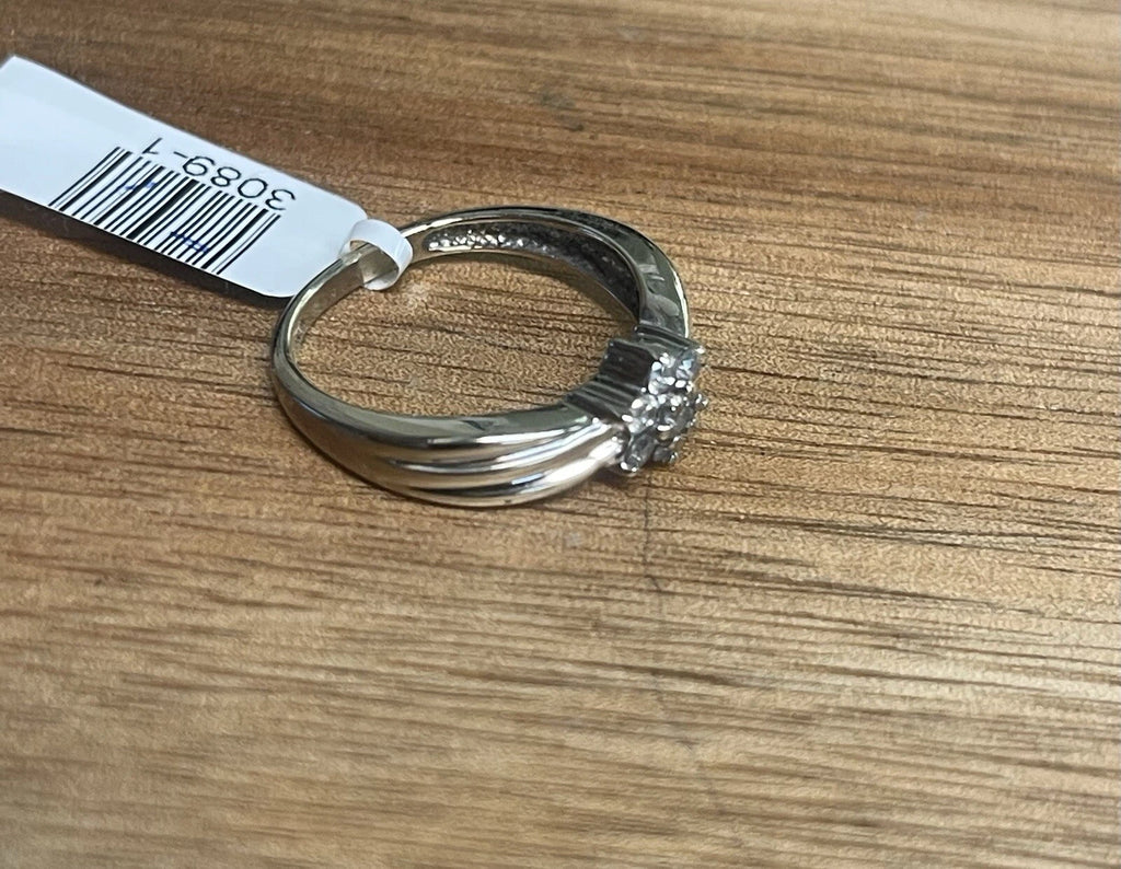 14K White Gold Diamond Cluster Ring – Sz 6.5 | DD Pawn Loans