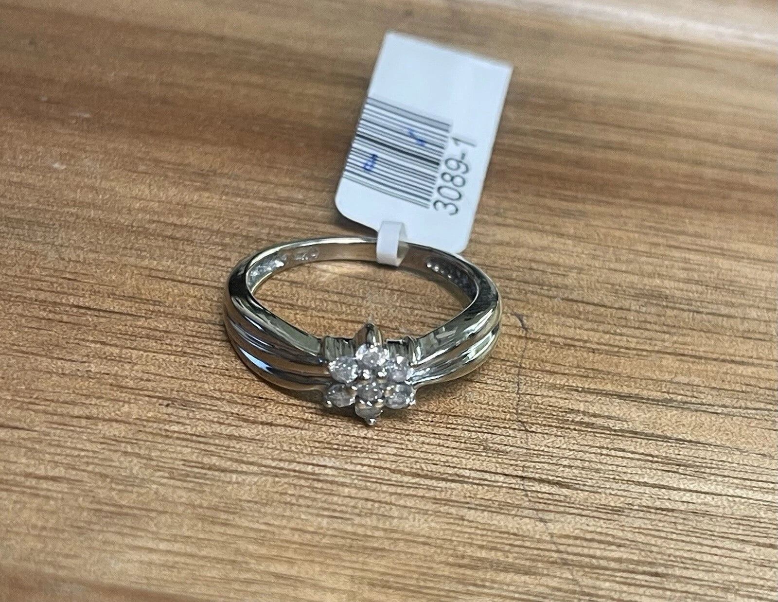 14K White Gold Diamond Cluster Ring – Sz 6.5 | DD Pawn Loans